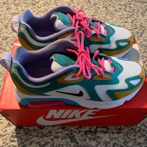 Women’s Nike Air Max 200